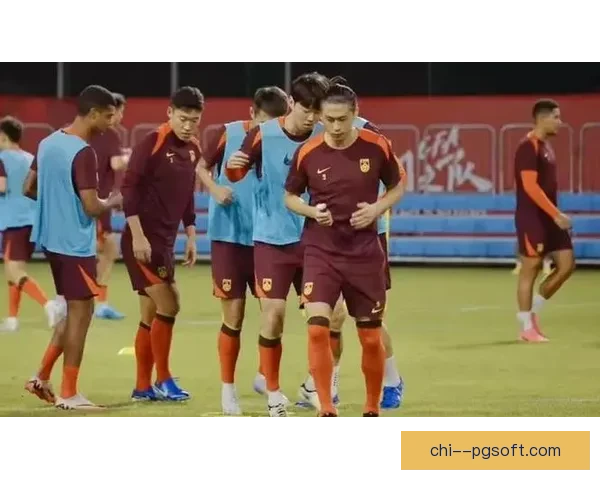 国足十八强赛首战惨败日本 失误频频难挡对手进攻