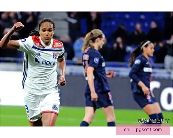 玛丽厄普斯告别曼联女足加盟巴黎圣日耳曼开启法甲新征程